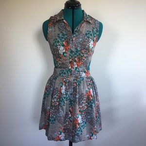 Cutout shirt-dress in vintage floral print